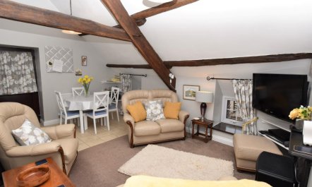 2 Bed in Brecon 3