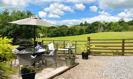 2 Bed in Brecon 1