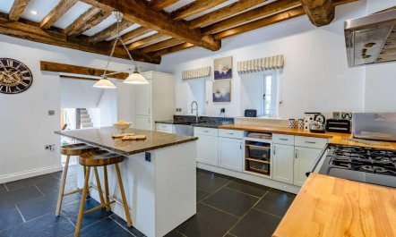 6 Bed in Barnstaple 2