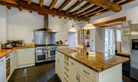 6 Bed in Barnstaple 4