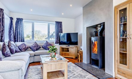 5 Bed in Telford 5