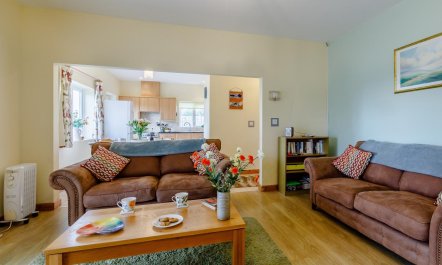 2 Bed in Ottery St Mary 1