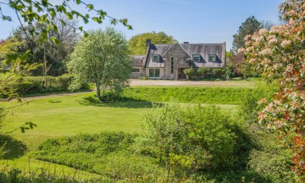 8 Bed in Bridport