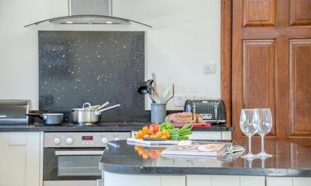 8 Bed in Bridport 8