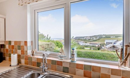 2 Bed in Widemouth Bay 1