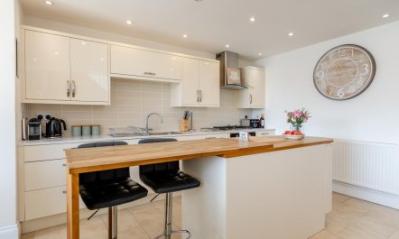 3 Bed in Brixham 9