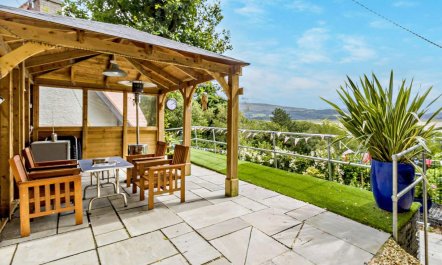 4 Bed in Aberdovey 0