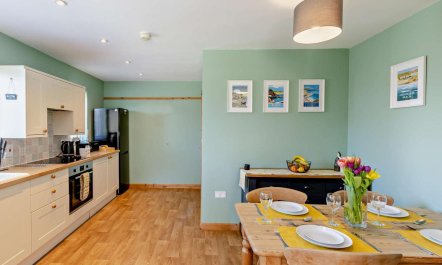 2 Bed in Bude 3
