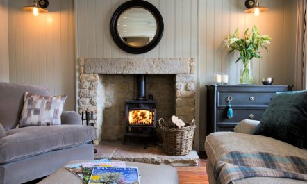 3 Bed in Thornton Le Dale 1