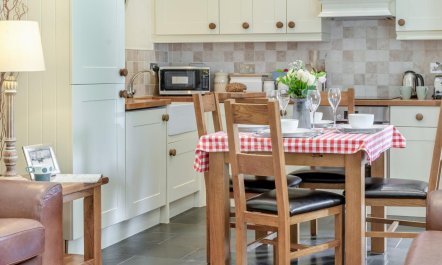 2 Bed in Abergavenny 7