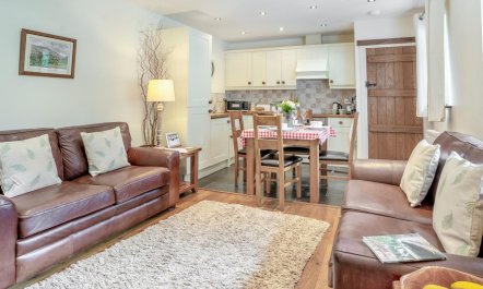 2 Bed in Abergavenny 2