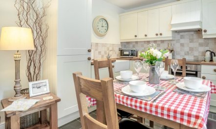 2 Bed in Abergavenny 9