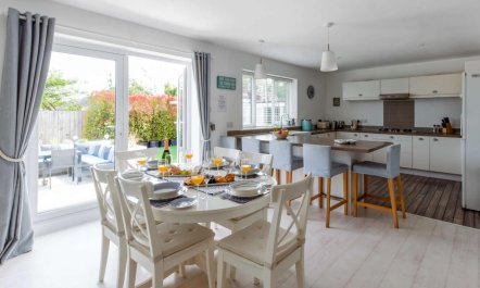 3 Bed in Mudeford 2