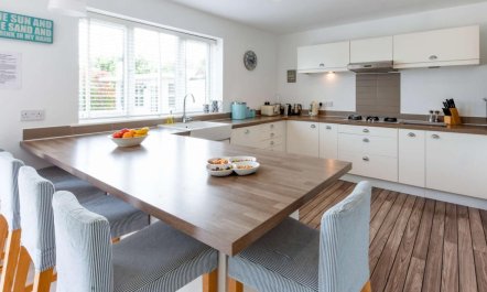 3 Bed in Mudeford 3