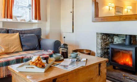 2 Bed in Polruan 3