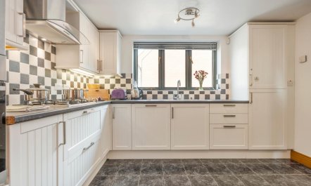 3 Bed in Bridport 8
