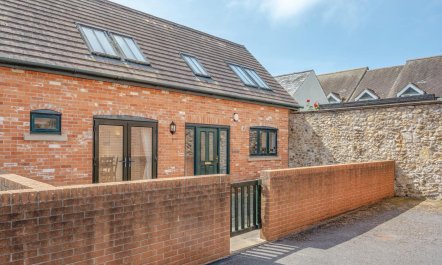3 Bed in Bridport 3