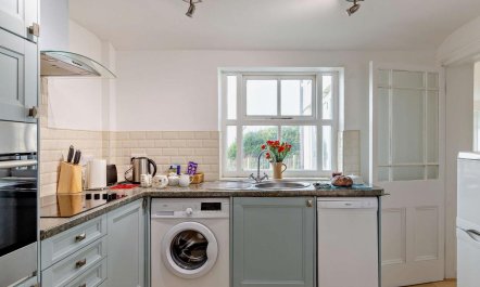 1 Bed in West Polberro 6