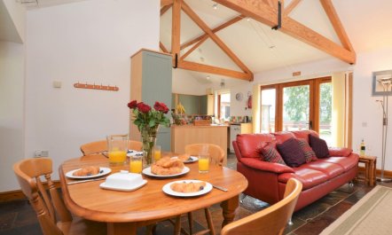 2 Bed in Sherborne 8