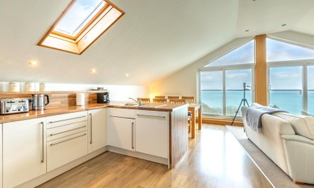 2 Bed in Torquay 1
