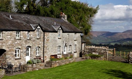 5 Bed in Crickhowell