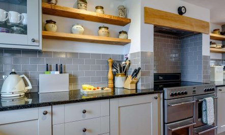 5 Bed in Crickhowell 1