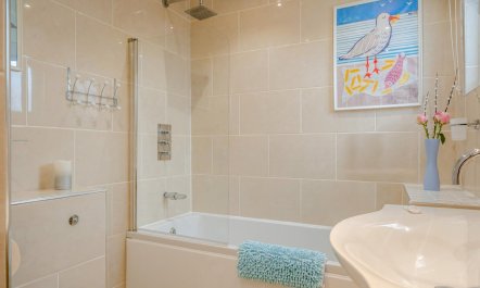 3 Bed in Bonchurch 9
