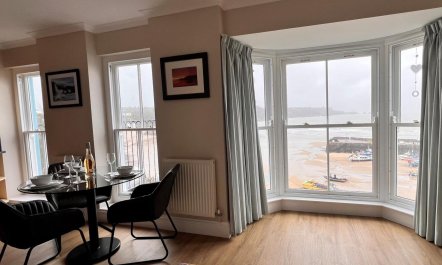 2 Bed in Tenby