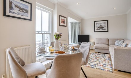 2 Bed in Tenby 2