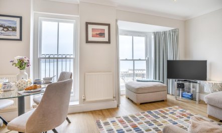 2 Bed in Tenby