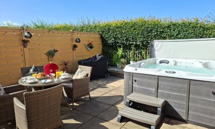 2 Bed in Melrose 1