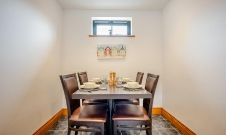 2 Bed in Bridport 9