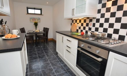 2 Bed in Bridport 4