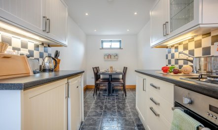 2 Bed in Bridport 7