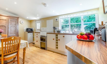 1 Bed in Bude 8