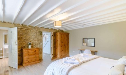 4 Bed in Scarborough 9