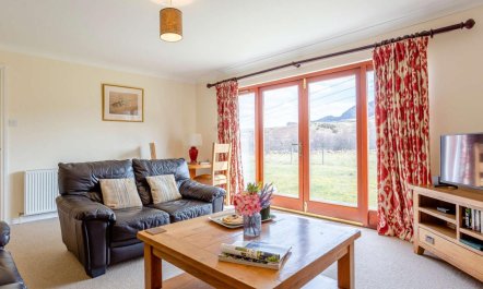 4 Bed in Whitebridge 2