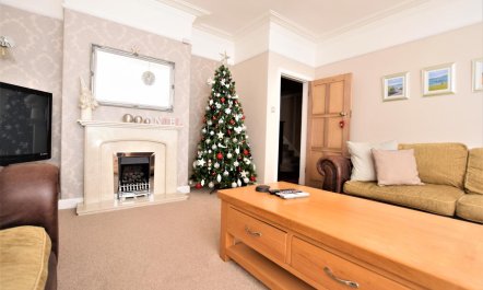 4 Bed in Llandudno 1
