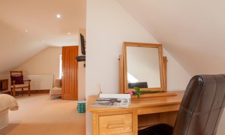 3 Bed in Chopgate 8