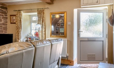 2 Bed in Llanfihangel-nant-Bran 6