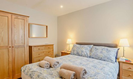 2 Bed in Holt 8