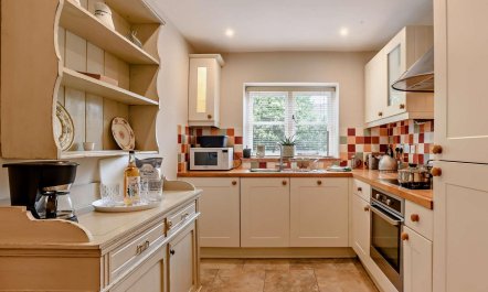 2 Bed in Holt 3