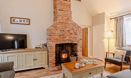 2 Bed in Holt 6