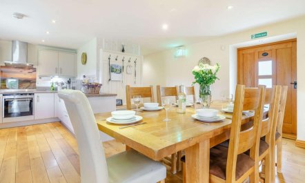 4 Bed in Middlesbrough 7