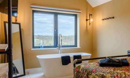 4 Bed in Maresfield 2