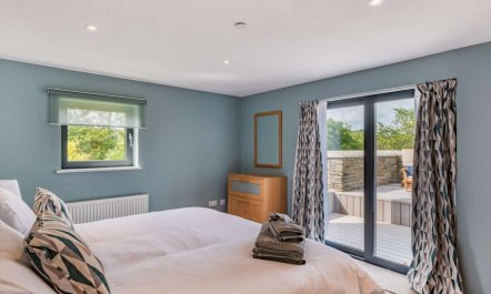 2 Bed in Cardigan 9