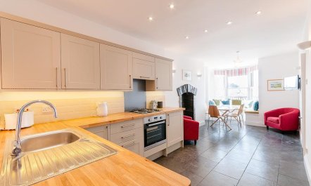 4 Bed in Aberdyfi 2