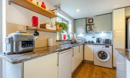2 Bed in Torrington 4