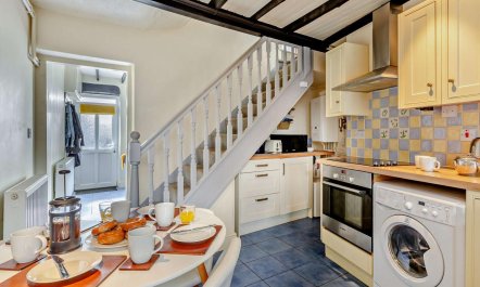 2 Bed in Brixham 4