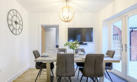 4 Bed in Holt 7